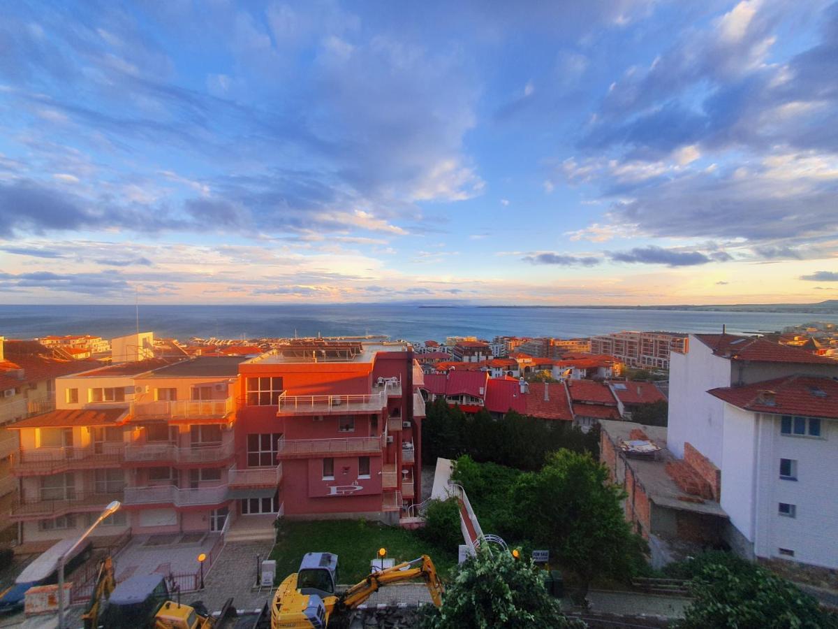 Hotel Harmony Pantai Sunny Bagian luar foto