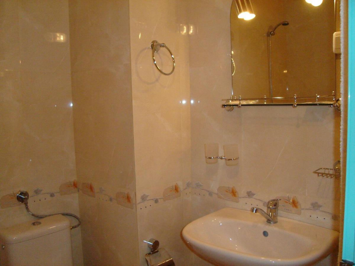 Hotel Harmony Pantai Sunny Bagian luar foto