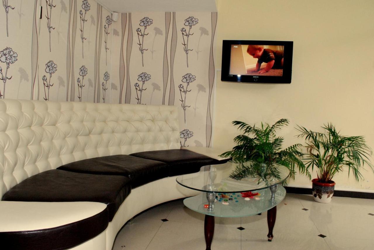 Hotel Harmony Pantai Sunny Bagian luar foto