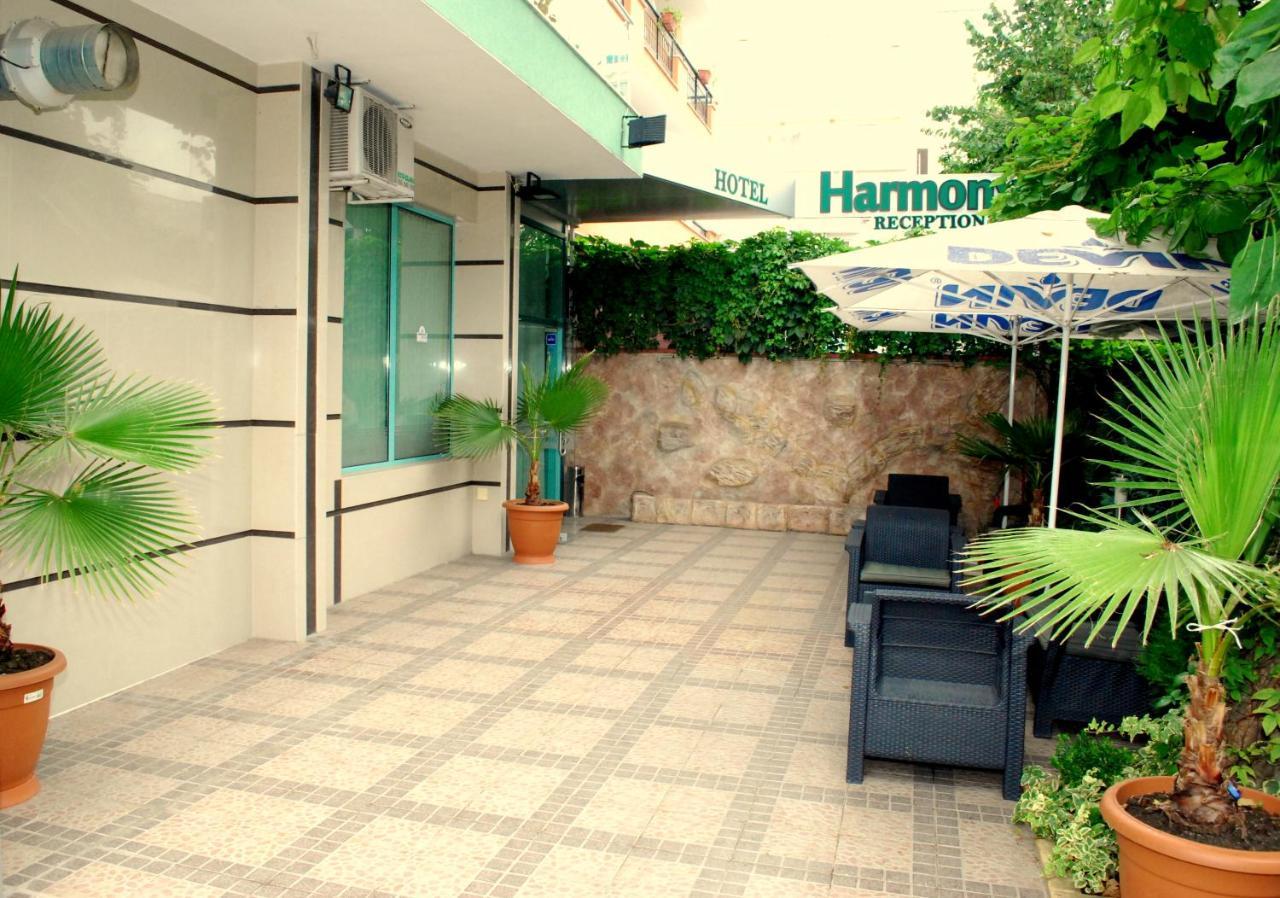 Hotel Harmony Pantai Sunny Bagian luar foto