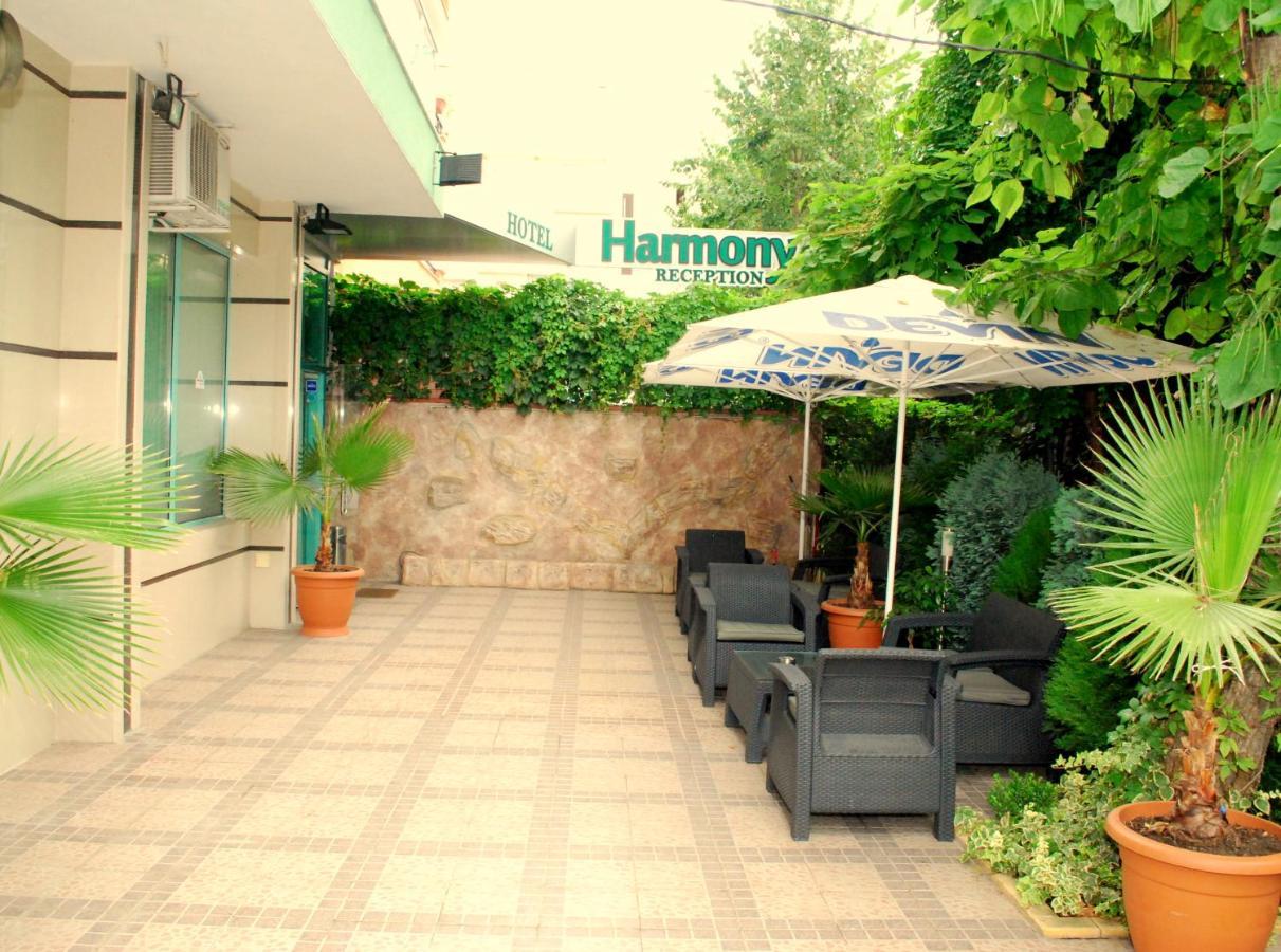 Hotel Harmony Pantai Sunny Bagian luar foto