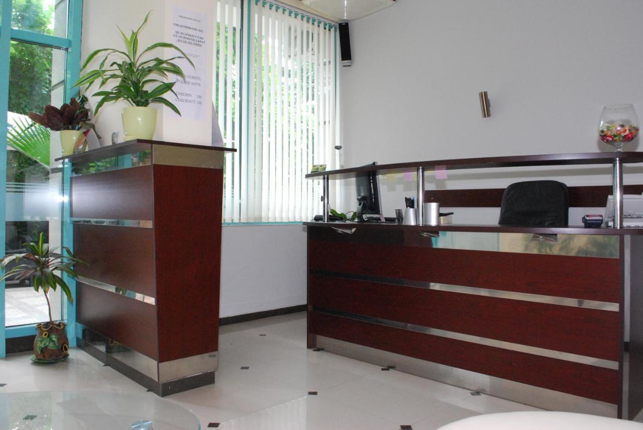 Hotel Harmony Pantai Sunny Bagian luar foto
