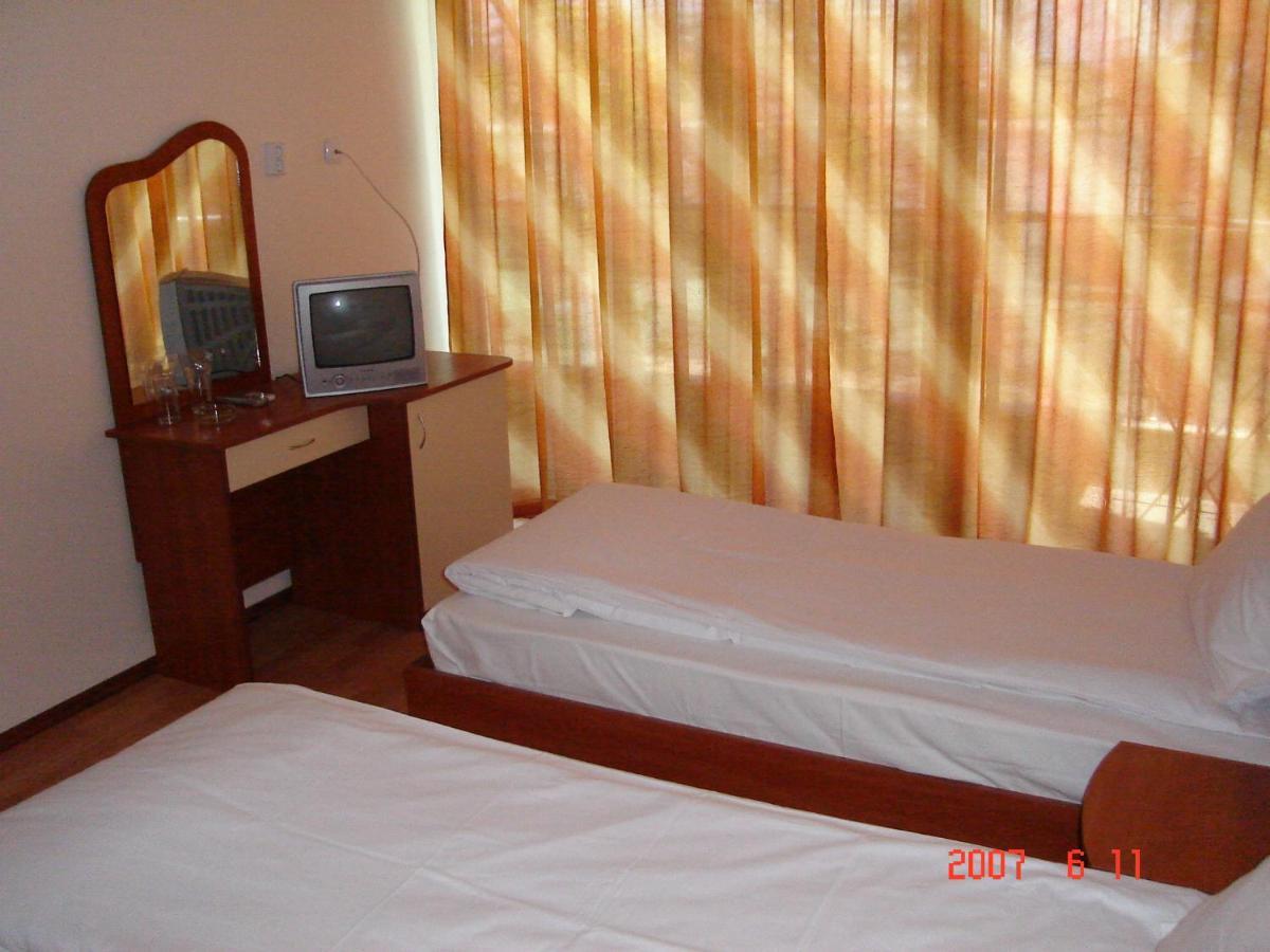 Hotel Harmony Pantai Sunny Bagian luar foto
