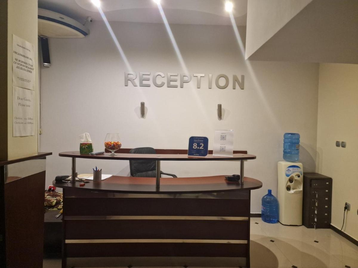 Hotel Harmony Pantai Sunny Bagian luar foto