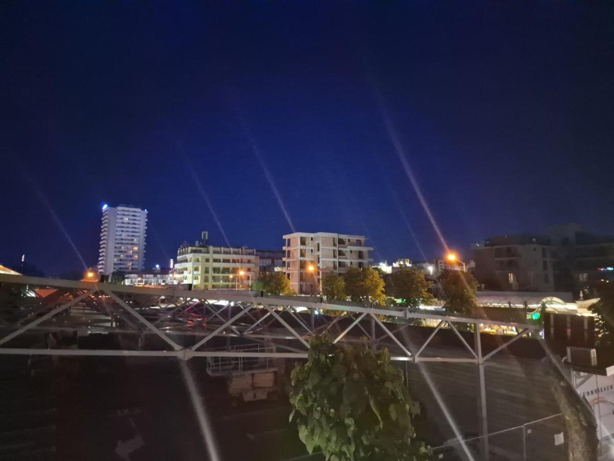 Hotel Harmony Pantai Sunny Bagian luar foto
