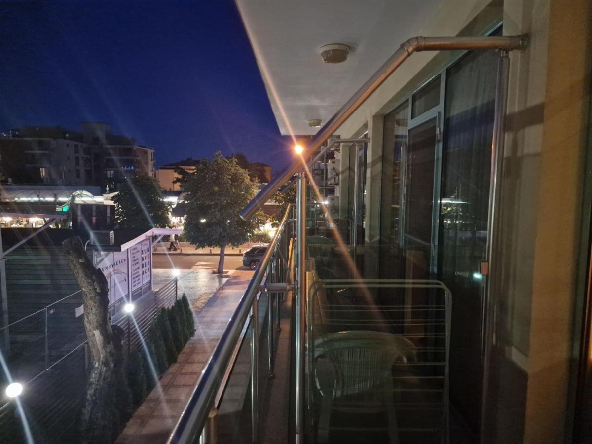 Hotel Harmony Pantai Sunny Bagian luar foto