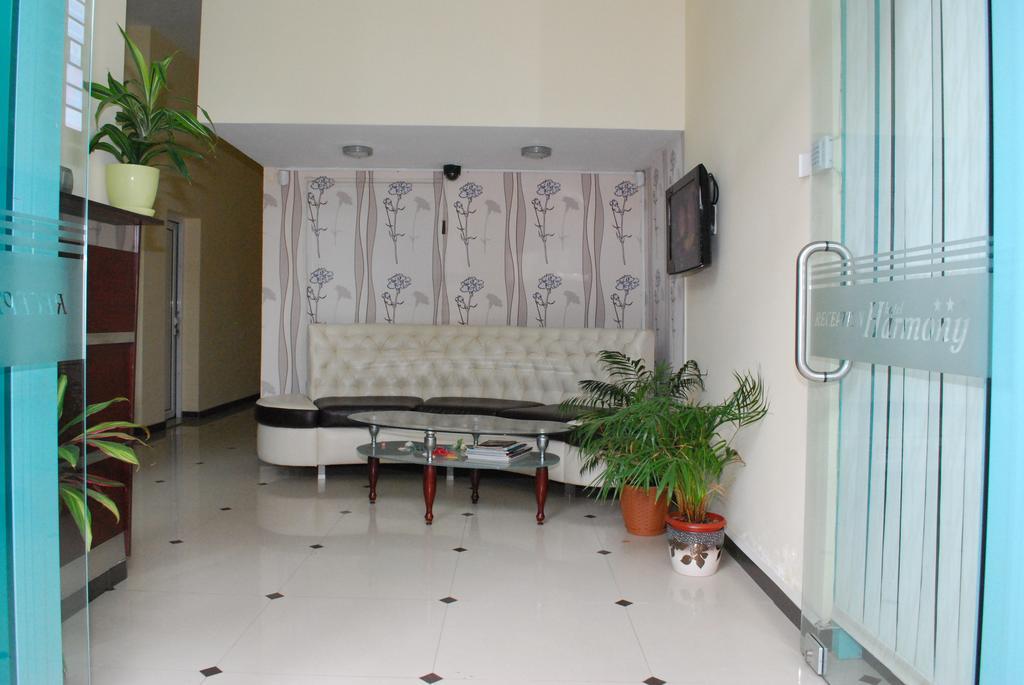 Hotel Harmony Pantai Sunny Bagian luar foto