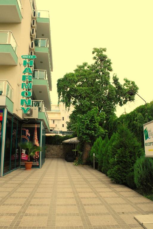 Hotel Harmony Pantai Sunny Bagian luar foto